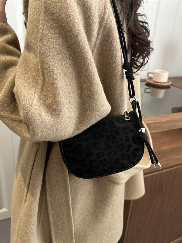トレンドのマットシングルショルダーバッグ、ファッショナブルで - Women'S Young Bags のレビューと価格